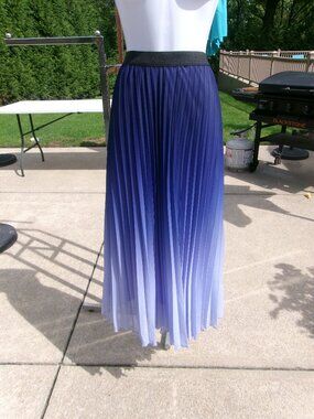 NWT WDNY BLUE OMBRE PLEATED SKIRT L